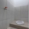 Отель SPOT ON 92828 Galih Kost 1 Syariah, фото 10