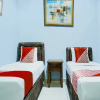 Отель OYO 91188 Hotel Teratai Cikarang, фото 13
