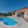 Отель Awesome Home in Mikulina Luka With Outdoor Swimming Pool, Wifi and 4 Bedrooms, фото 16
