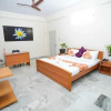Отель OYO Flagship 805641 The Central Guest House, фото 1