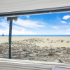Отель Beachfront Breeze, фото 8
