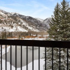 Отель Riverside Condos B204 by Avantstay Condo Close To Downtown, Town Park & Ski Lift #8, фото 16