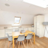 Отель JOIVY Quiet Mews Street Apartment in the Heart of Edinburgh, фото 17