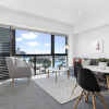 Отель Stylish 2 Bedroom in Viaduct Harbor - by Urban Butler, фото 4