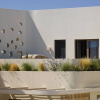Отель White Pebble Suites, фото 1