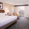 Отель DoubleTree by Hilton Hotel Syracuse, фото 38