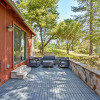 Отель The Red House - Near Golf, Beaches & Communal Pool by Yosemite Region Resorts, фото 1