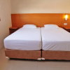 Отель Reddoorz Kupang Baru, фото 2