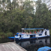 Отель Houseboat Bee Kelotok в Кумаи Хилир