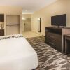 Отель La Quinta Inn & Suites by Wyndham Kokomo, фото 6