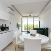 Отель Menesse-2 Bedroom+Steps To The Ocean+Internet, фото 12
