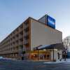 Отель Travelodge by Wyndham Cleveland Airport, фото 1