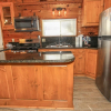 Отель Ohana Lodge - Cozy Newly Remodeled one Bedroom Plus Loft, Cozy Fireplace. Walk to Shuttle! 1 Home, фото 6