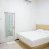 Отель OYO 90221 Makarim Guest House Syariah, фото 7