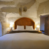 Отель Secret Hill Cave Suites, фото 36