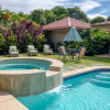 Отель Villa Quatro - Five Bedroom House, фото 13