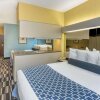 Отель Microtel Inn & Suites by Wyndham Stockbridge/Atlanta I-75 в Стокбридже