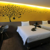 Отель Yellow Bee Tangerang, фото 6