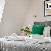 Отель Bright, Stylish Two Bedroom Apt in Town Centre with Free Parking at Tent Serviced Apartments Chertse, фото 9