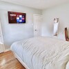 Отель Newly Renovated Rooms Near Finch Subway Station, фото 2