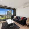 Отель Melbourne Lifestyle Apartments - Best Views on Collins, фото 2