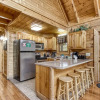 Отель Ern819 - Mountain Majesty - Great Location! Close To All The Action! 5 Bedroom Cabin by RedAwning, фото 5