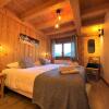 Отель Chalet in Morzine Sleeping 12 with Sauna, фото 5
