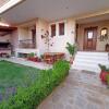 Отель 1. Lovely house with garden and free parking, фото 7