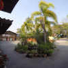 Отель Phungluang Resort в Дамноене Садуаке