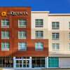 Отель La Quinta Inn & Suites by Wyndham Kansas City Beacon Hill, фото 24