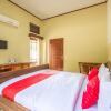 Отель OYO 951 Cempaka Ratu Beach Resort, фото 2