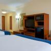 Отель Holiday Inn Express & Suites Houston - Memorial Park Area, an IHG Hotel, фото 4