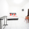 Отель OYO 93682 Blessing's Kediri Homestay, фото 12