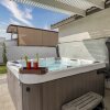 Отель Montego by Avantstay Private Yard w/ Pool & Hot Tub, фото 8