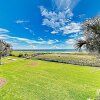 Отель New Listing! Beachfront Gem W/ Pools & Docks 2 Bedroom Condo, фото 19