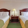Отель Quality Inn & Suites Toronto West 401-Dixie, фото 3