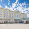 Отель Holiday Inn Hotel & Suites Davenport, an IHG Hotel, фото 1