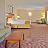 Отель Holiday Inn Express Hotel & Suites Birmingham - Inverness, an IHG Hotel, фото 16