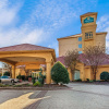 Отель La Quinta Inn & Suites by Wyndham Winston-Salem, фото 1