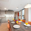 Отель Amazing Location! 6BR Liverpool Apt Sleeps 6, фото 9