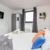 Отель Livestay-spacious Modern One Bed Apt Near Heathrow в Слау