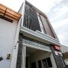 Отель Graha 8 Syariah By OYO Rooms, фото 1