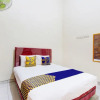 Отель SPOT ON 93819 Homestay Shinta Syariah, фото 3