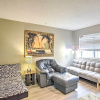 Отель Pet-friendly Dallas Townhome w/ Outdoor Grill, фото 13