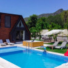 Отель Villa With Pool Jacuzzi and Backyard in Inlice, фото 6
