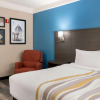 Отель La Quinta Inn & Suites by Wyndham Madison American Center, фото 5