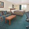 Отель Super 8 by Wyndham Windsor, фото 7