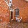 Отель Eliza 1875 Red Brick Duplex Townhouse, фото 5