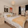 Отель Coyle House, 3 bed, super kings or twins, driveway, free wi-fi, pets, corporates welcome, фото 3