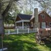 Отель Silver Maple Inn and The Cain House Country Suites, фото 1